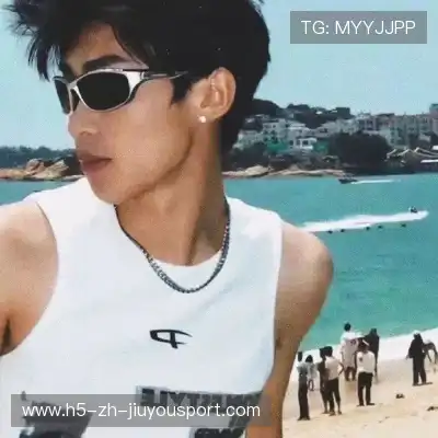 凤万宇